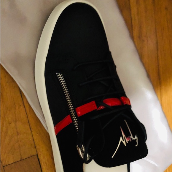 Meet your Posher, Antony - Picture 3 of 4